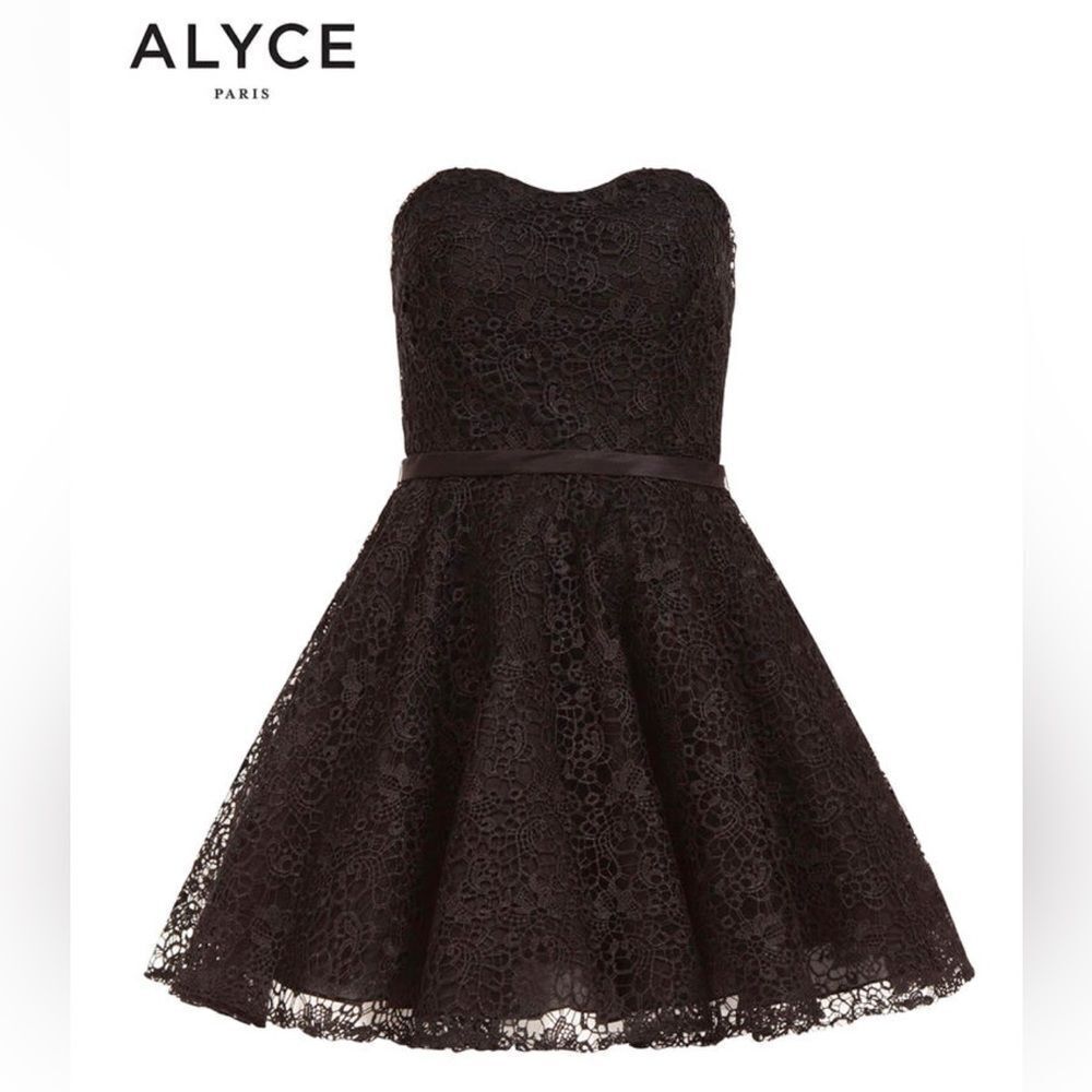 Elegant Black Lace Strapless Dress